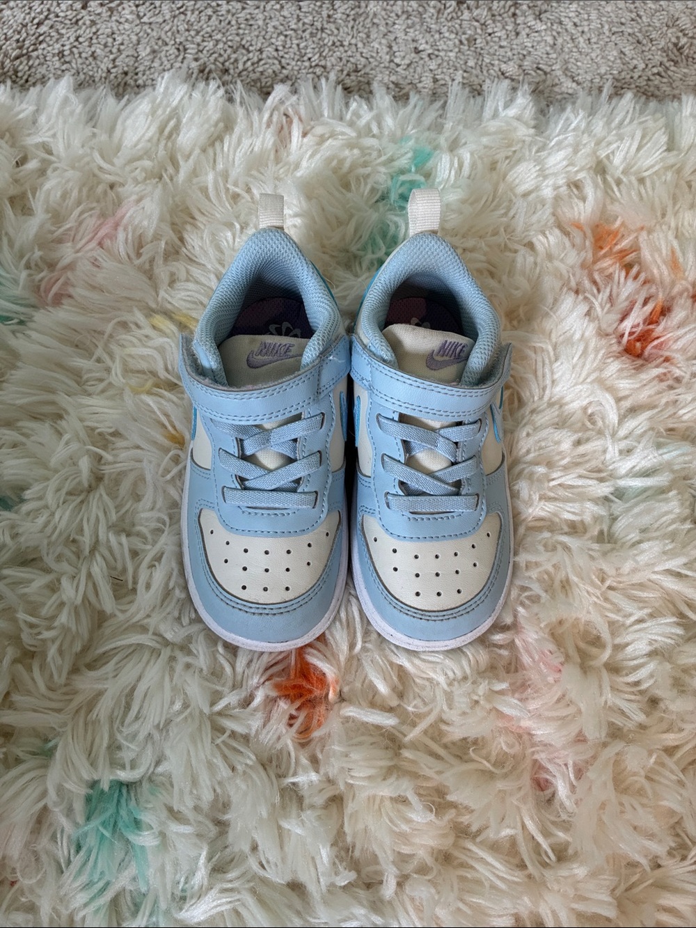 Nike Kids Light Blue and White Low-Top Sneakers with Hook-and-Loop Strap